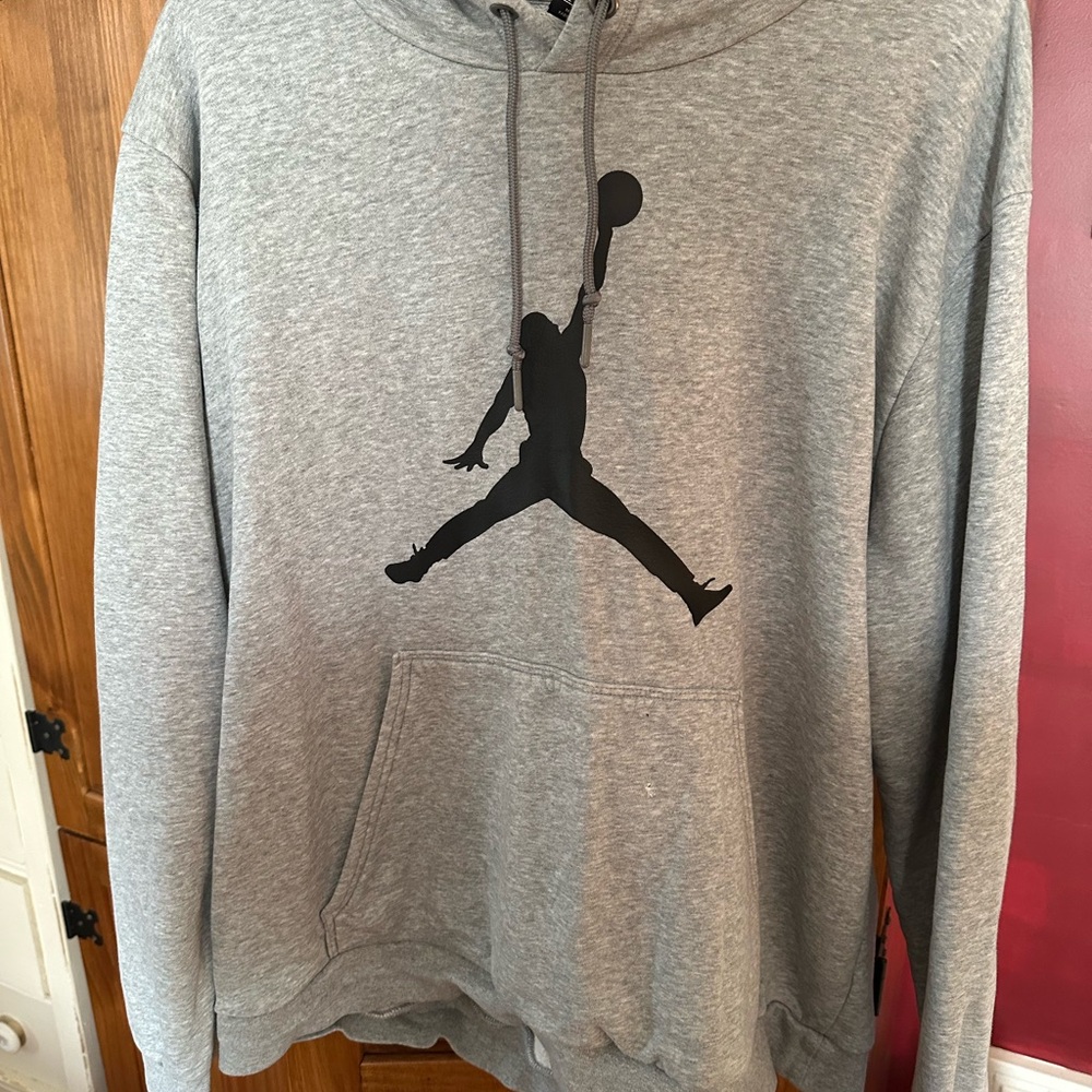 Nike Gray Men's Hoodie with Iconic Logo